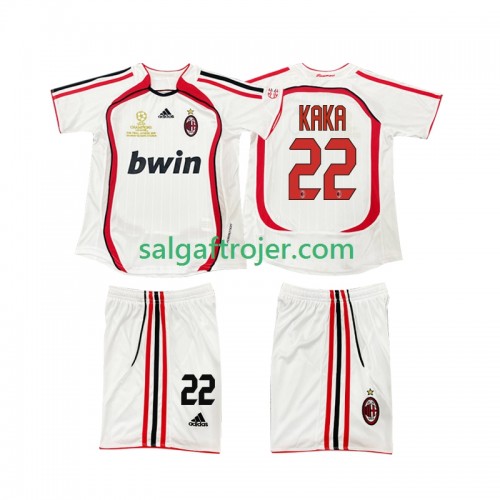 AC Milan KAKA 22 2006 2007 Fodboldtrøjer Børn Retro Udebanesæt Kort ærmer AC Milan KAKA 22 2006 2007 Fodboldtrøjer Børn Retro Udebanesæt Kort ærmer